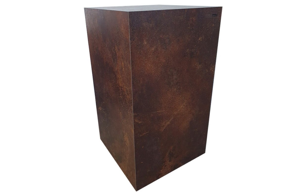 Tmavě hnědý dřevěný odkládací stolek Ruggine by Marco
