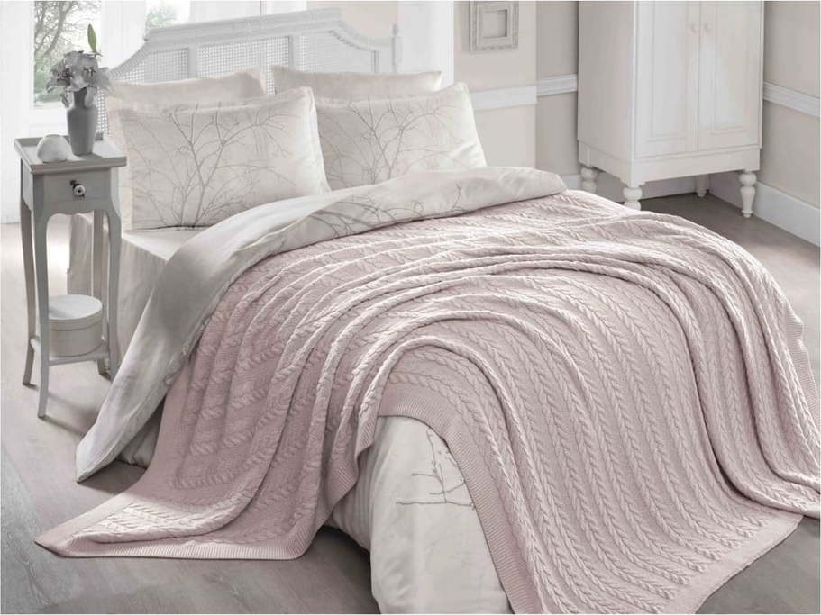 Pudrově růžový přehoz přes postel Homemania Decor