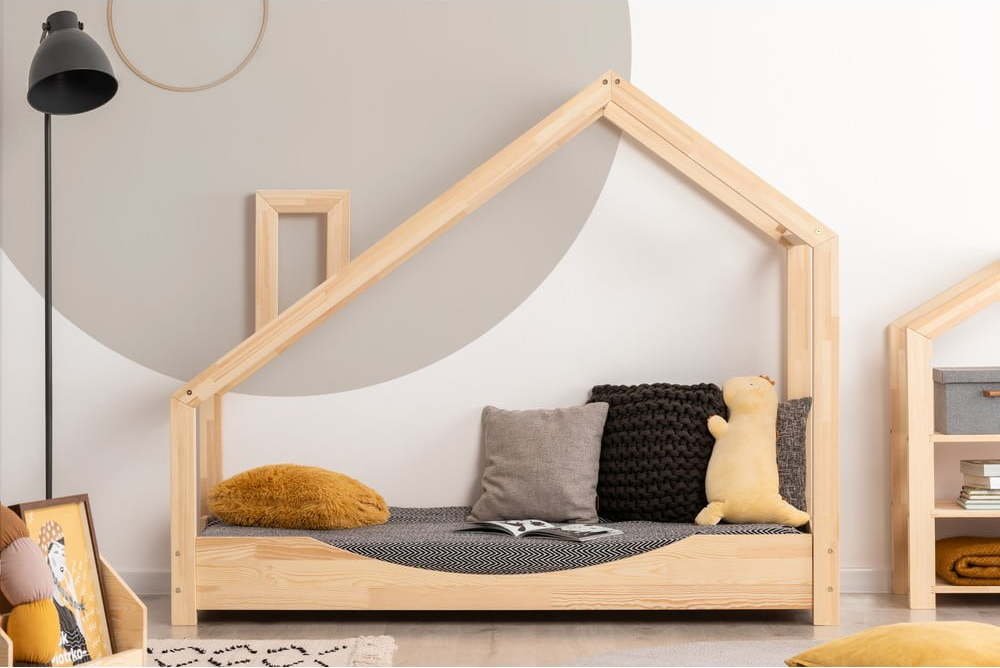 Domečková postel z borovicového dřeva Adeko Luna