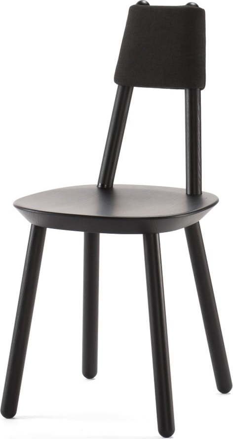 Černá židle z masivu EMKO