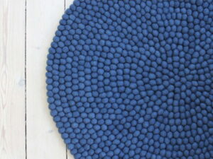 Modrý kuličkový vlněný koberec Wooldot