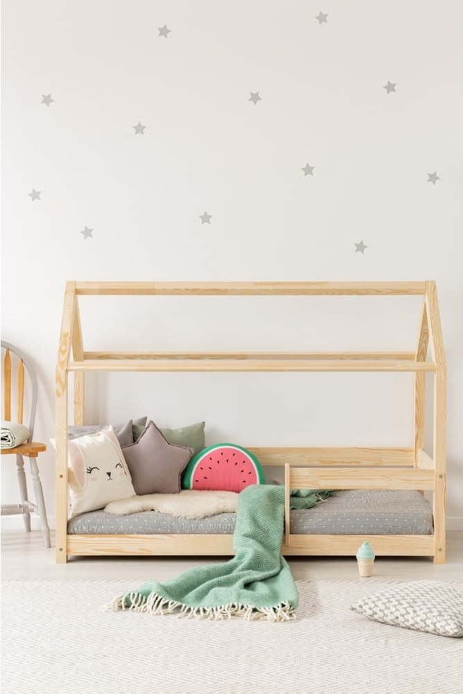 Domečková dětská postel z borovicového dřeva 90x190