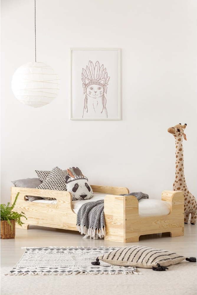 Dětská postel z borovicového dřeva 90x200 cm