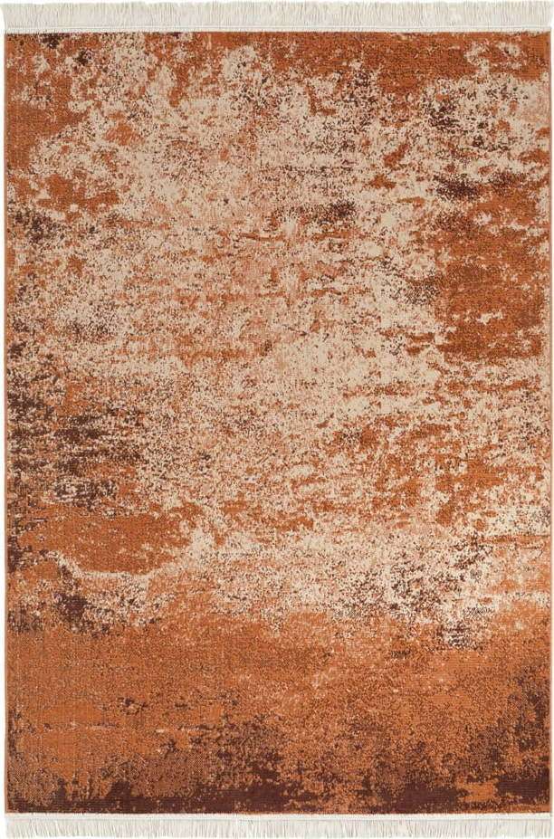 Oranžový koberec s podílem recyklované