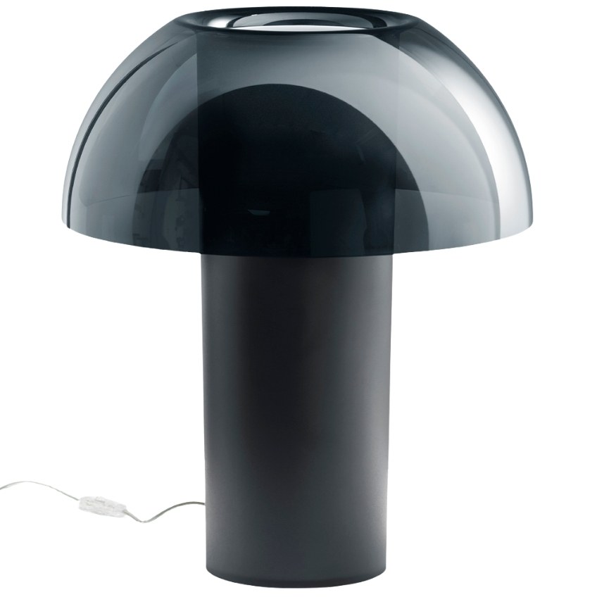 Černá plastová stolní lampa